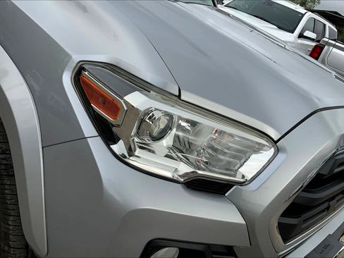 Used 2019 Toyota Tacoma SR5 RWD image 27