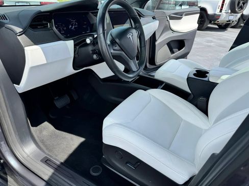 Used 2018 Tesla Model X 100D AWD/4WD image 9