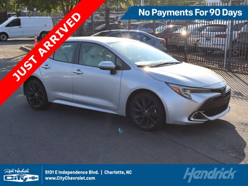Used 2024 Toyota Corolla XSE FWD image 1