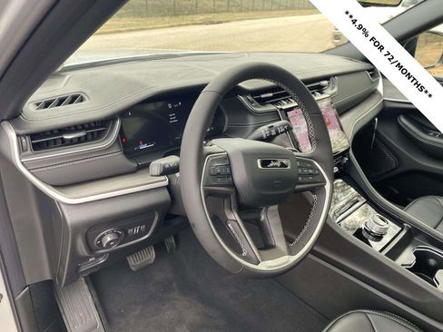 New 2025 Jeep Grand Cherokee L Limited w/ Luxury Tech Group II image 15