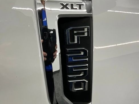 Used 2019 Ford F250 XLT w/ FX4 Off-Road Package AWD/4WD image 22