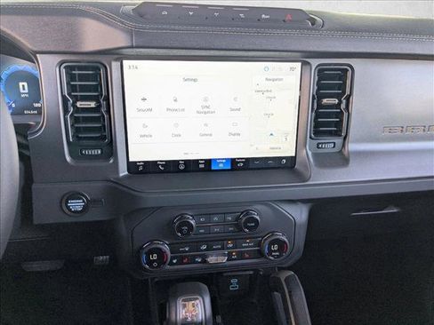 Used 2025 Ford Bronco Badlands image 16