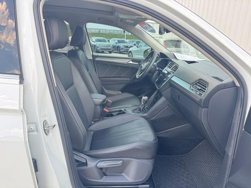 Used 2022 Volkswagen Tiguan SE FWD image 28