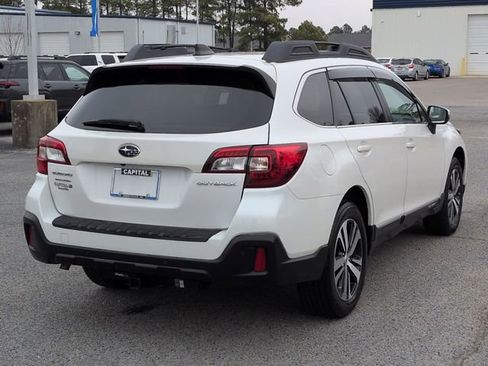 Used 2018 Subaru Outback 2.5i Limited image 3