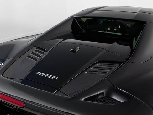Used 2023 Ferrari F8 Tributo RWD image 33