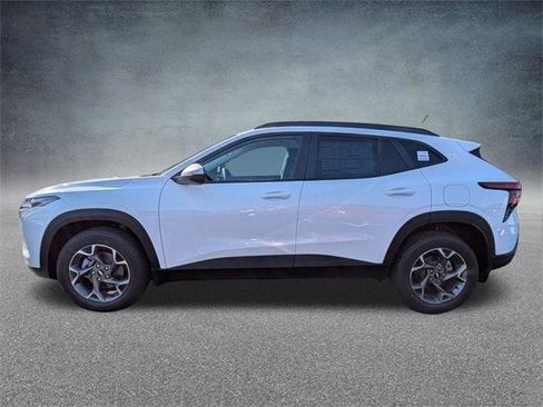 New 2026 Chevrolet Trax LT w/ Driver Confidence Package image 16