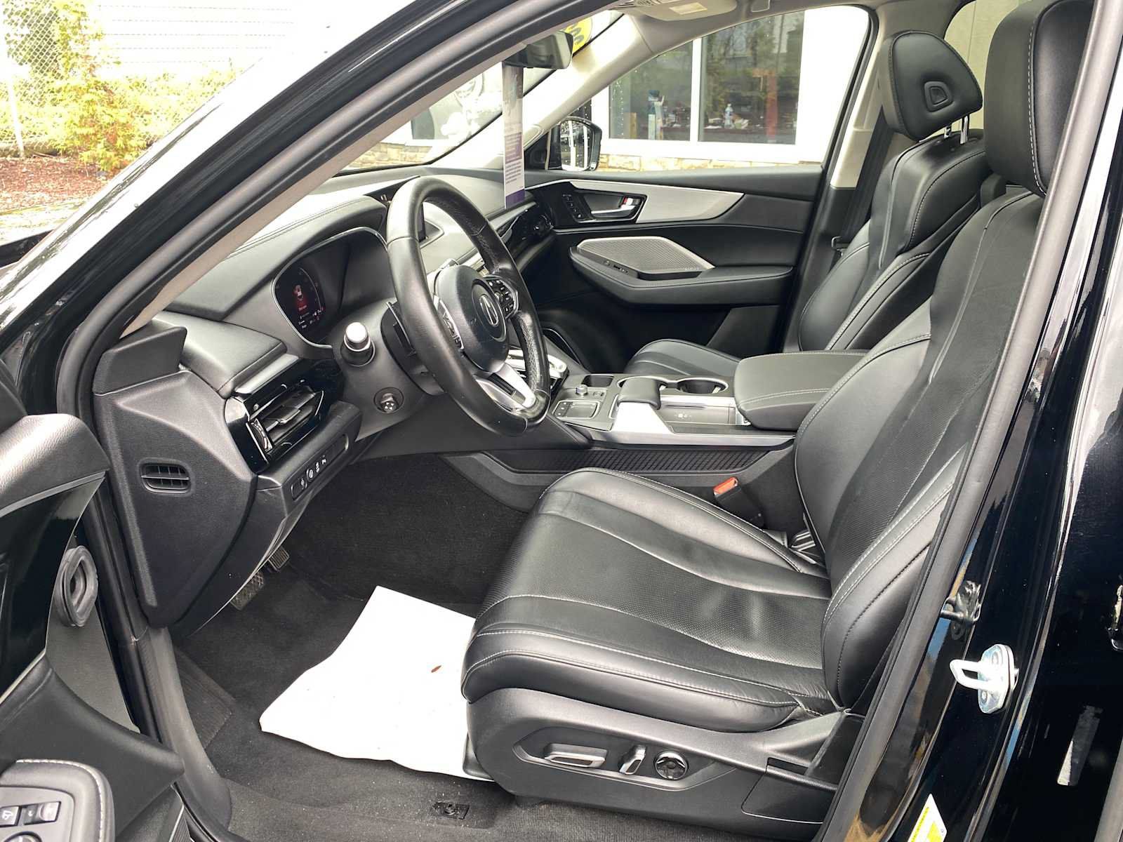 Used 2024 Acura MDX w/ Technology Package AWD/4WD image 10