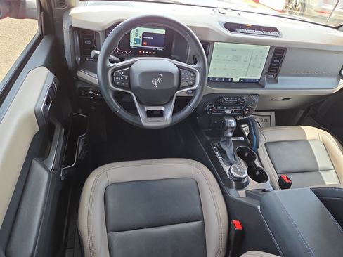 Used 2024 Ford Bronco Wildtrak AWD/4WD image 8