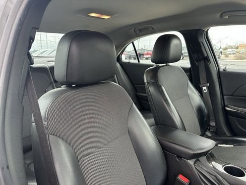 Used 2016 Chevrolet Malibu LT image 18