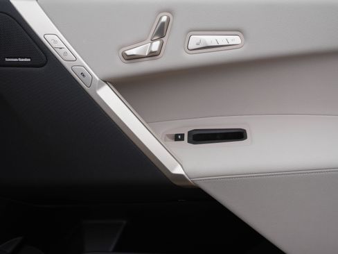 Certified 2024 BMW iX xDrive50 w/ Premium Package image 29