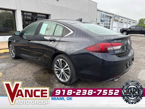Used 2018 Buick Regal Essence w/ Sights and Sounds Package AWD/4WD image 3