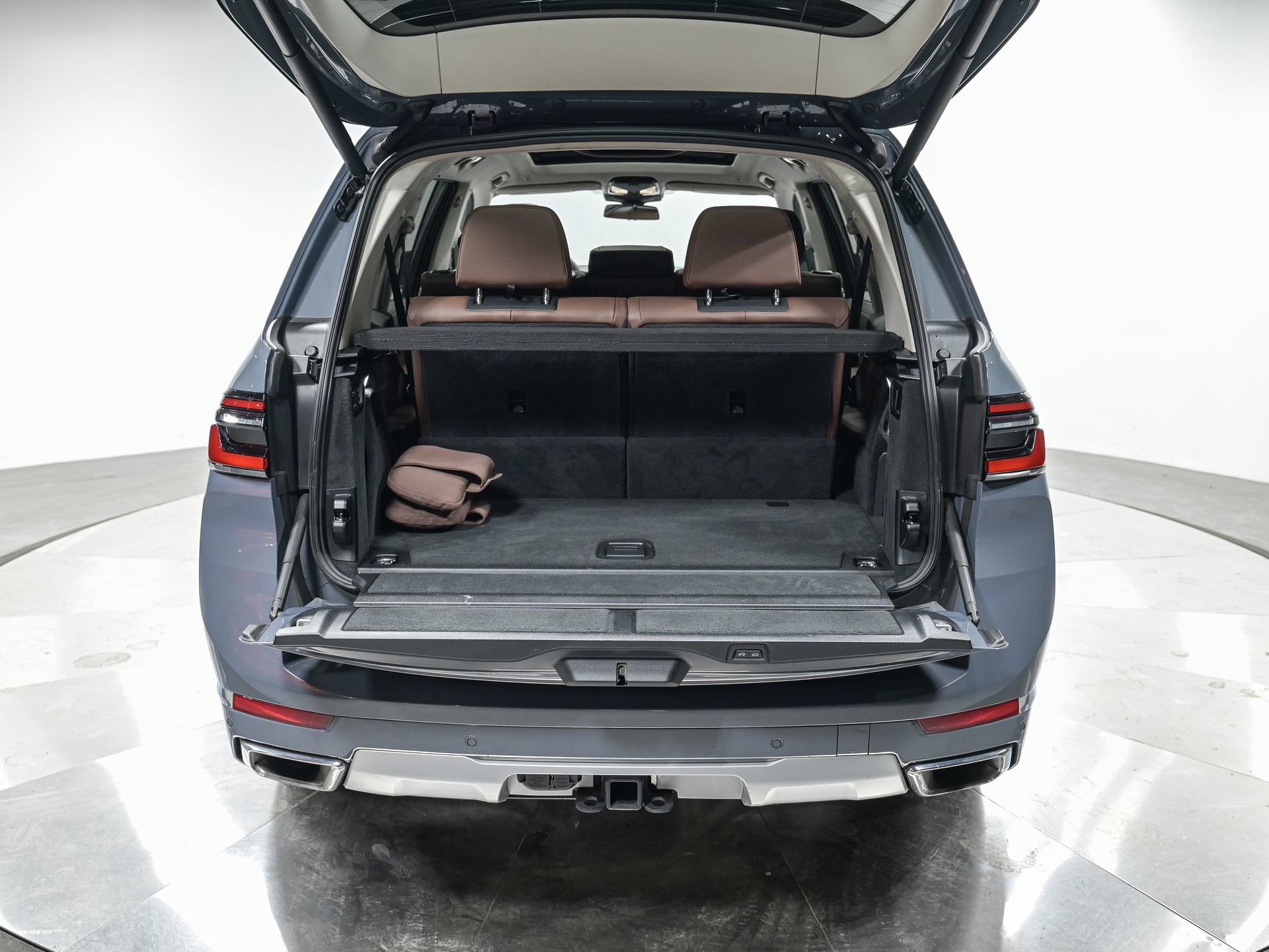 Used 2023 BMW X7 xDrive40i w/ Premium Package AWD/4WD image 6