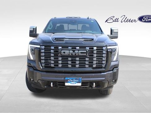 Used 2025 GMC Sierra 2500 Denali Ultimate image 2