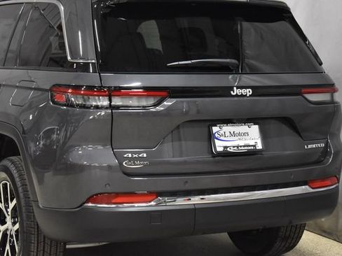New 2025 Jeep Grand Cherokee Limited w/ Trailer Tow Package image 9