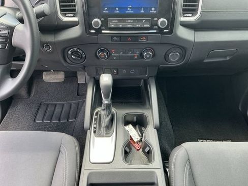 Used 2024 Nissan Frontier SV w/ Technology Package AWD/4WD image 12