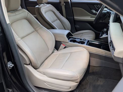 Used 2023 Lincoln Corsair Reserve FWD image 21