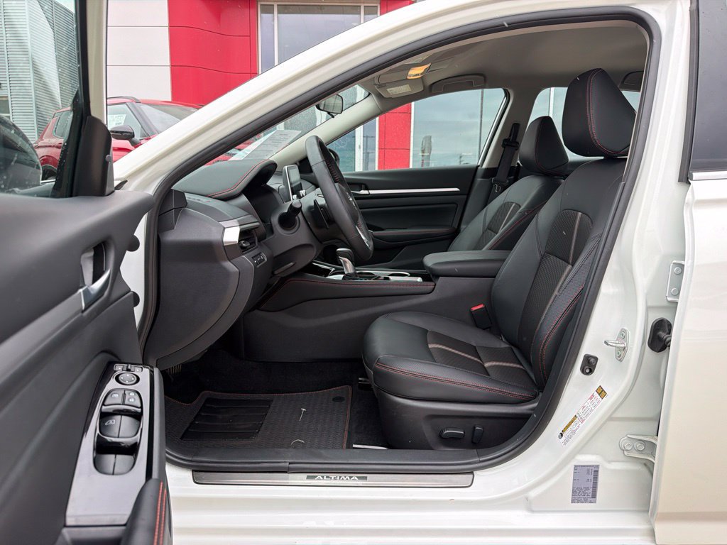 Used 2025 Nissan Altima 2.5 SR AWD/4WD image 15
