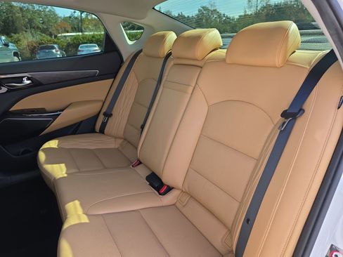 Used 2020 Kia Cadenza Limited image 14