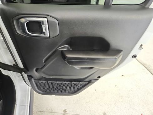Used 2021 Jeep Wrangler Unlimited Rubicon w/ LED Lighting Group AWD/4WD image 25