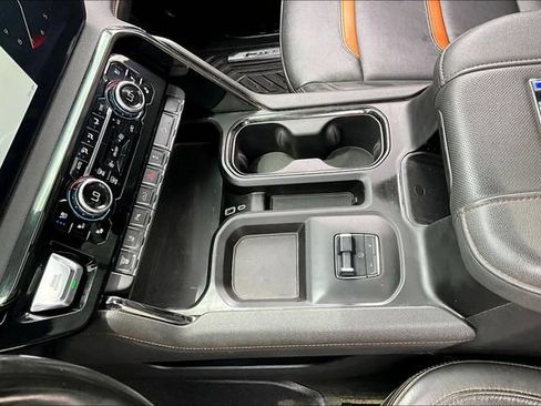 Used 2024 GMC Sierra 2500 AT4 w/ AT4 Premium Plus Package AWD/4WD image 19