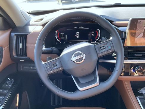 New 2026 Nissan Pathfinder Platinum AWD/4WD image 13