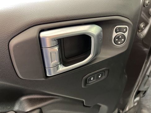 Used 2018 Jeep Wrangler Unlimited Sport S image 27