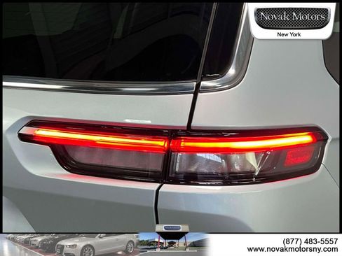 Used 2023 Jeep Grand Cherokee L Limited AWD/4WD image 11