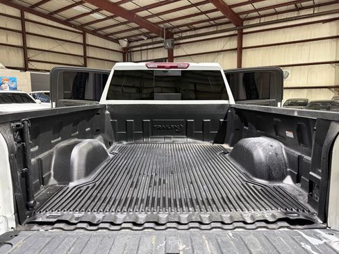 Used 2024 GMC Sierra 2500 AT4 w/ AT4 Preferred Package AWD/4WD image 18