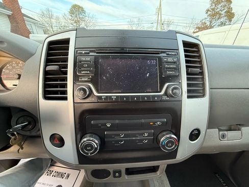 Used 2018 Nissan Frontier S image 9