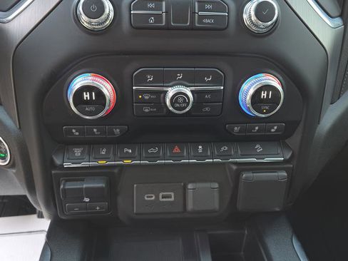 Used 2020 GMC Sierra 2500 Denali w/ Denali Ultimate Package image 28