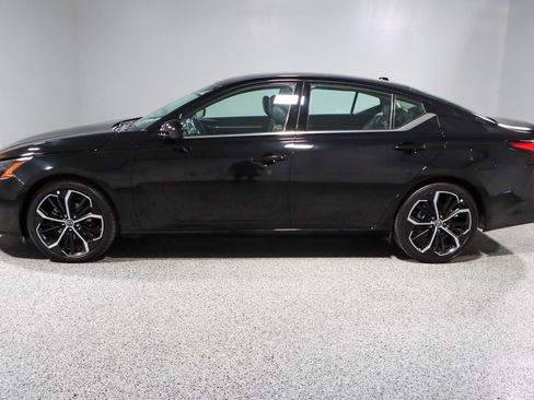 Used 2024 Nissan Altima 2.5 SR image 10