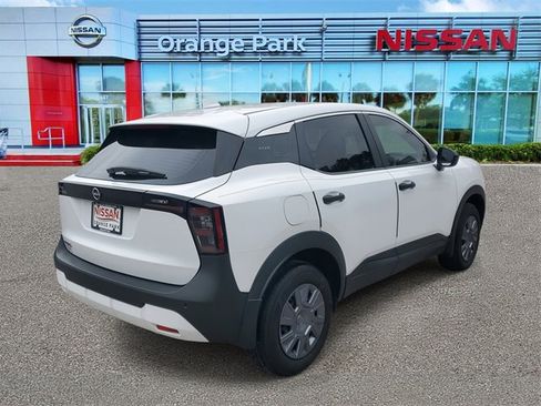 Used 2025 Nissan Kicks S image 2