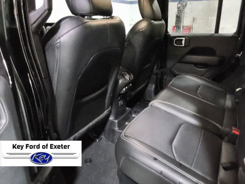 Used 2023 Jeep Wrangler Unlimited Sahara w/ Cold Weather Group AWD/4WD image 21