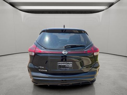 Used 2025 Nissan Kicks Play S w/ Interior Electronics Package FWD image 5