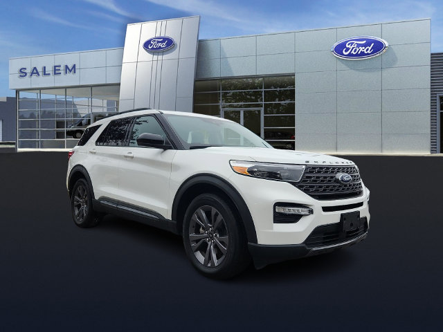 Certified 2023 Ford Explorer XLT w/ Equipment Group 202A AWD/4WD image 1