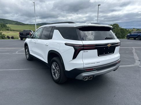 Used 2026 Chevrolet Traverse LT AWD/4WD image 5
