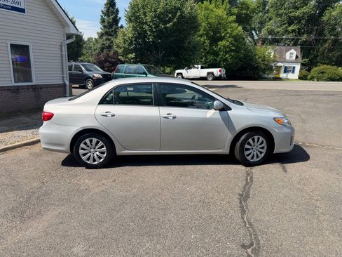 Used 2013 Toyota Corolla LE FWD image 8