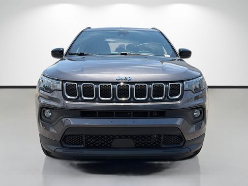 Used 2024 Jeep Compass Latitude AWD/4WD image 8