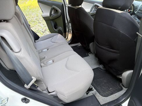 Used 2012 Toyota RAV4 4WD V6 w/ Upgrade Value Pkg image 19