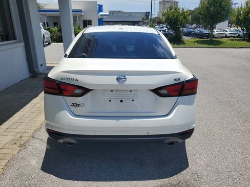 Used 2020 Nissan Altima 2.5 SR w/ Premium Package FWD image 9