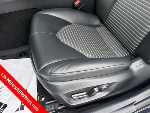 Used 2023 Toyota Camry SE image 17