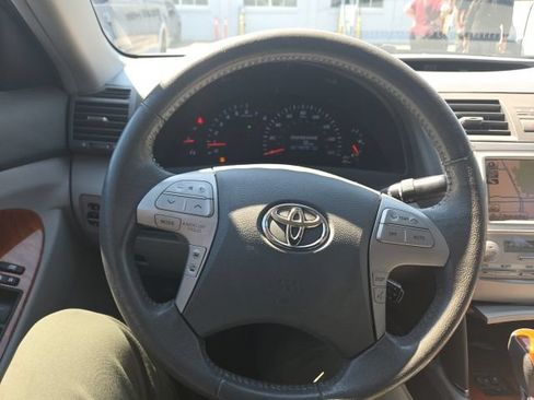 Used 2011 Toyota Camry XLE w/ SE/XLE Extra-Value Pkg FWD image 11