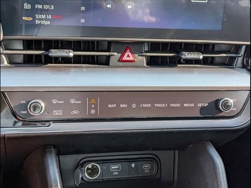 Used 2025 Kia Sportage EX FWD image 16