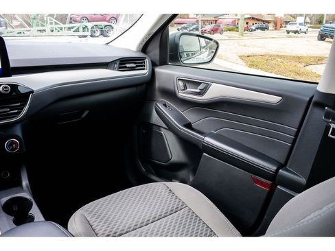 Used 2022 Ford Escape SE image 13