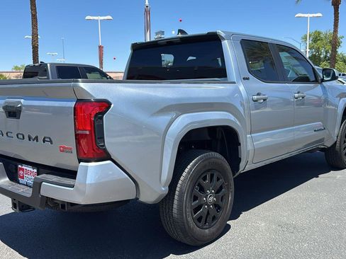 Used 2025 Toyota Tacoma SR5 image 7