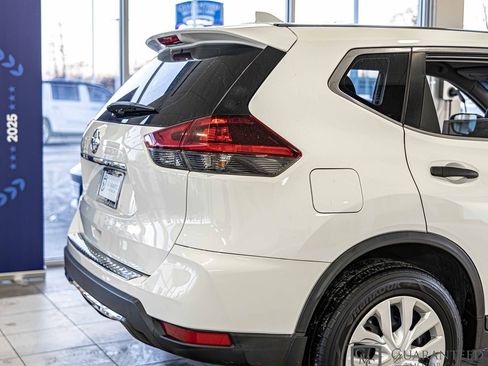 Used 2019 Nissan Rogue S image 12