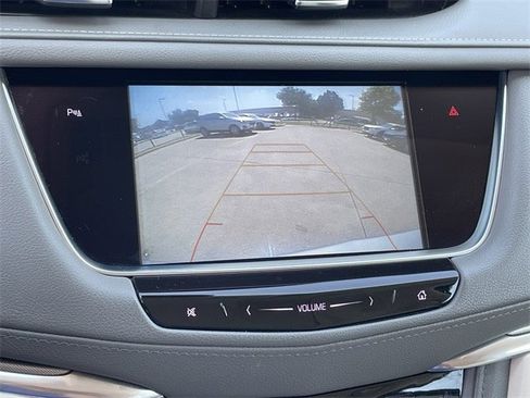 Used 2018 Cadillac XT5 Luxury w/ Driver Awareness Package image 18