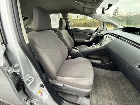 Used 2013 Toyota Prius Three image 10