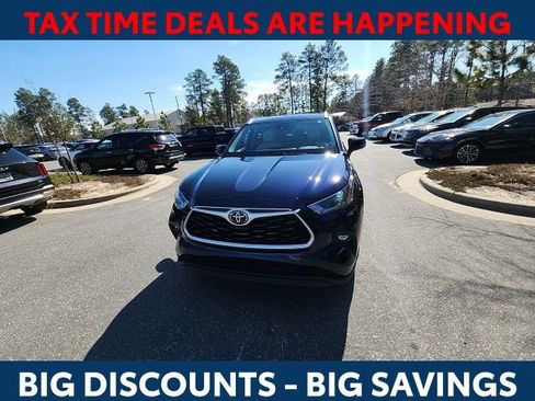 Used 2021 Toyota Highlander XLE image 4