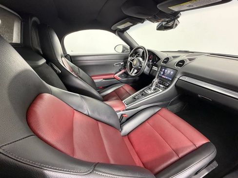 Certified 2019 Porsche 718 Boxster RWD image 38